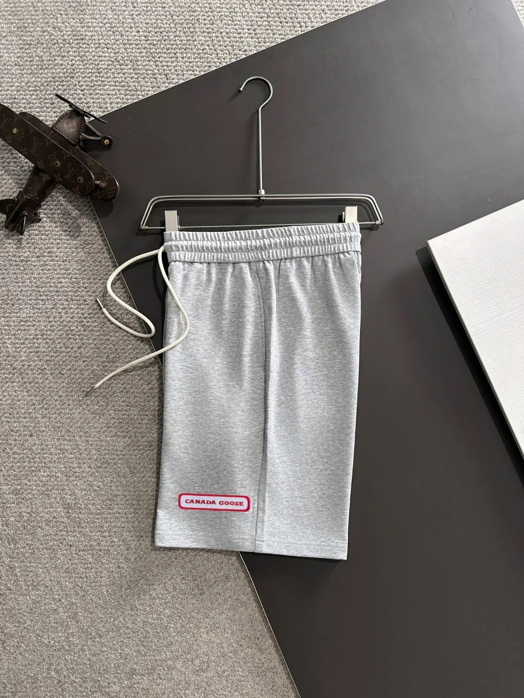Next day delivery P300 High-end goods Big Goose 2025 new summer elastic band casual shorts, counter-customized fabrics, high breathability and comfort, impeccable details, brand element design concept, reflecting high quality. It feels delicate and soft! It presents a casual cut and the upper body shape is great! Size: M-4XL